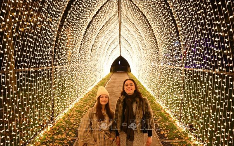 Thế giới rộn r&agrave;ng chờ đ&oacute;n Gi&aacute;ng sinh 2022