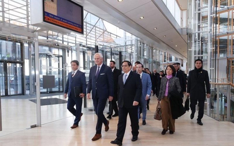 Thủ tướng Chính phủ Phạm Minh Chính thăm Ngân hàng Đầu tư châu Âu