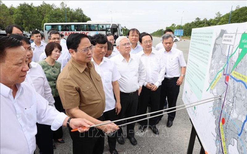 Thủ tướng khảo sát dự án giao thông, khu công nghiệp trọng điểm tại Bình Dương