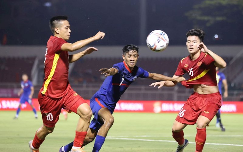 Tuyển Việt Nam - Tuyển Singapore: Mở toang cánh cửa vào bán kết