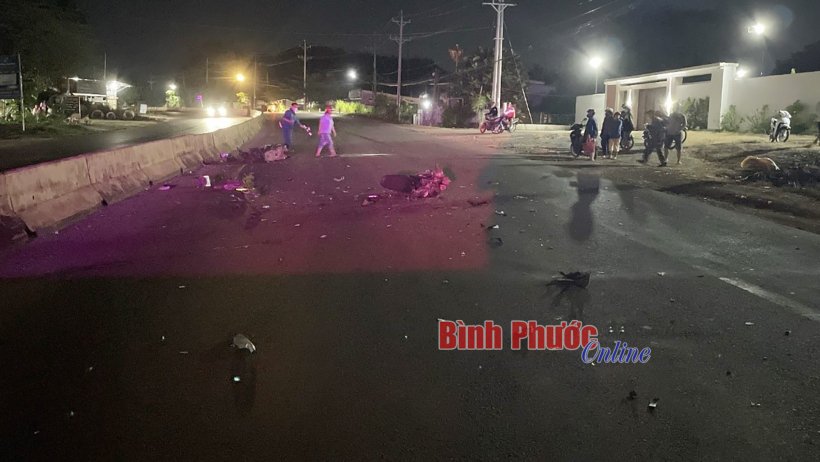 Bình Phước: Xe máy đấu đầu, 2 người tử vong 
