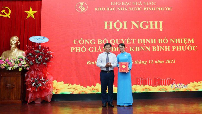 Công bố quyết định công tác cán bộ tại Kho bạc Nhà nước Bình Phước