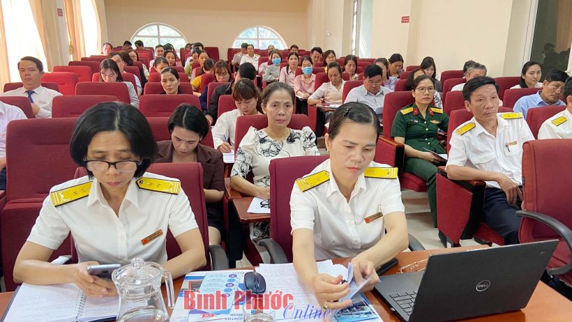 Cục Thuế Bình Phước đối thoại với doanh nghiệp quý 4/2023