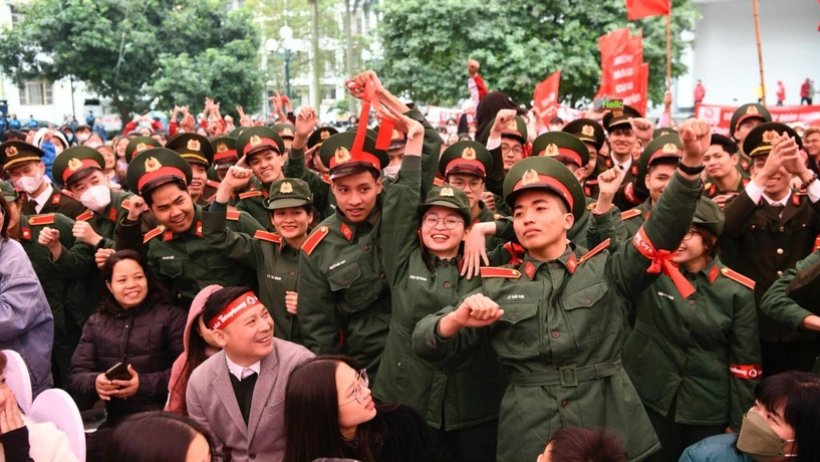 Hàng trăm người đến hiến máu tình nguyện trong ngày hội Chủ Nhật Đỏ