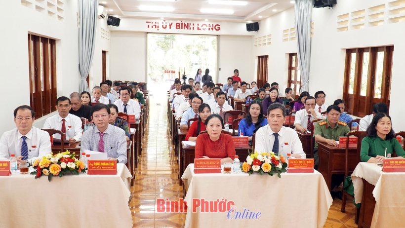 Kỳ họp thứ 11, HĐND thị xã Bình Long khóa XII