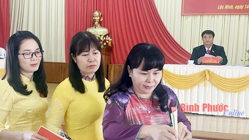 Kỳ họp thứ 13, HĐND huyện Lộc Ninh khóa XI quyết định nhiều nội dung quan trọng