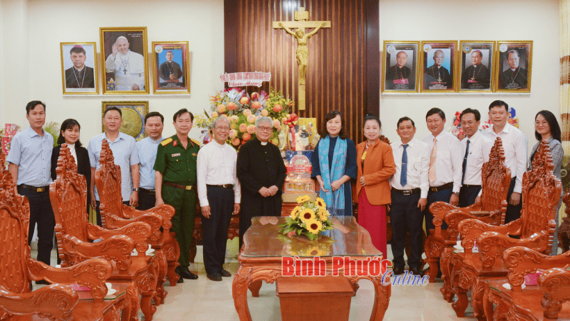 Lãnh đạo tỉnh Bình Phước chúc mừng Giáng sinh tại Tòa giám mục Ban Mê Thuột và Dòng tu Nữ vương Hòa Bình