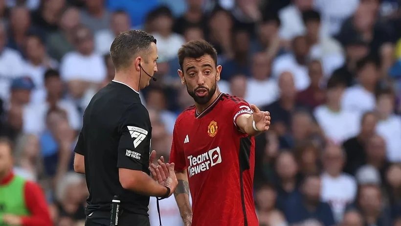 M.U nhận hung tin trước thềm 'đại chiến' với Liverpool tại Anfield