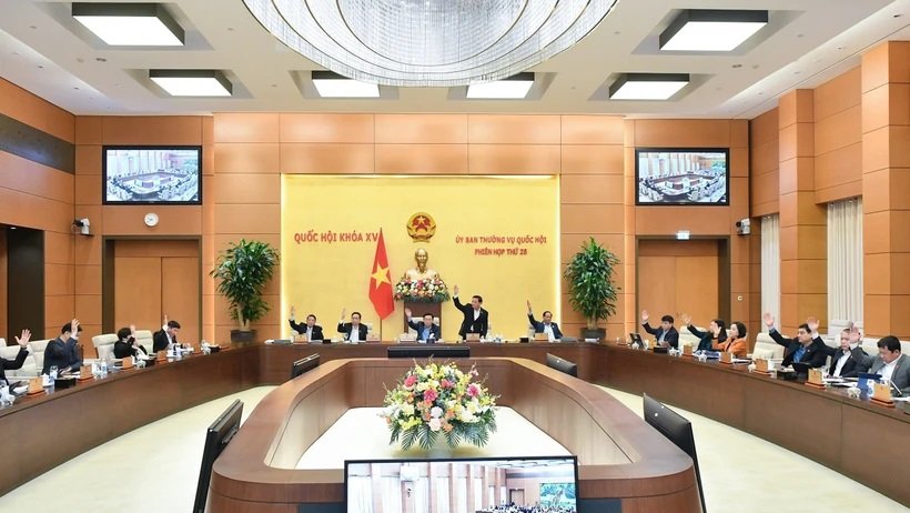 Phiên họp 28 Ủy ban Thường vụ Quốc hội: Tránh tình trạng "luật khung, luật ống"