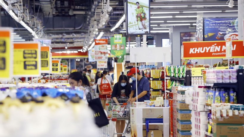 Tết Nguyên đán Giáp Thìn, người dân không lo thiếu hàng, sốt giá 