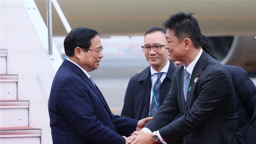 Thủ tướng tới Tokyo, bắt đầu chuyến công tác dự Hội nghị cấp cao kỷ niệm 50 năm quan hệ ASEAN - Nhật Bản 