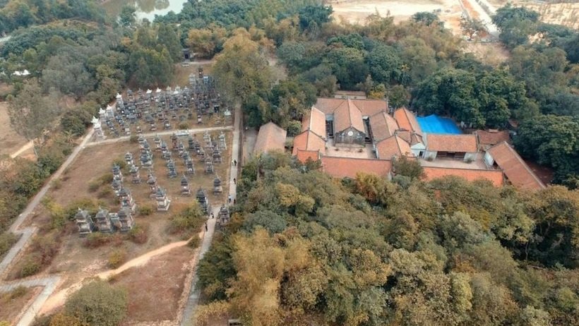 Về Bắc Giang, gh&eacute; thăm danh lam cổ tự Bổ Đ&agrave; với vườn th&aacute;p lớn nhất cả nước