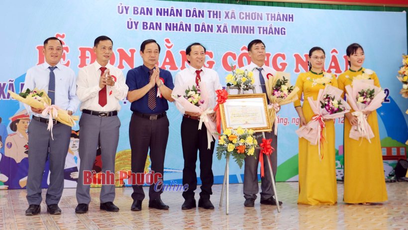 Xã Minh Thắng đạt chuẩn nông thôn mới nâng cao