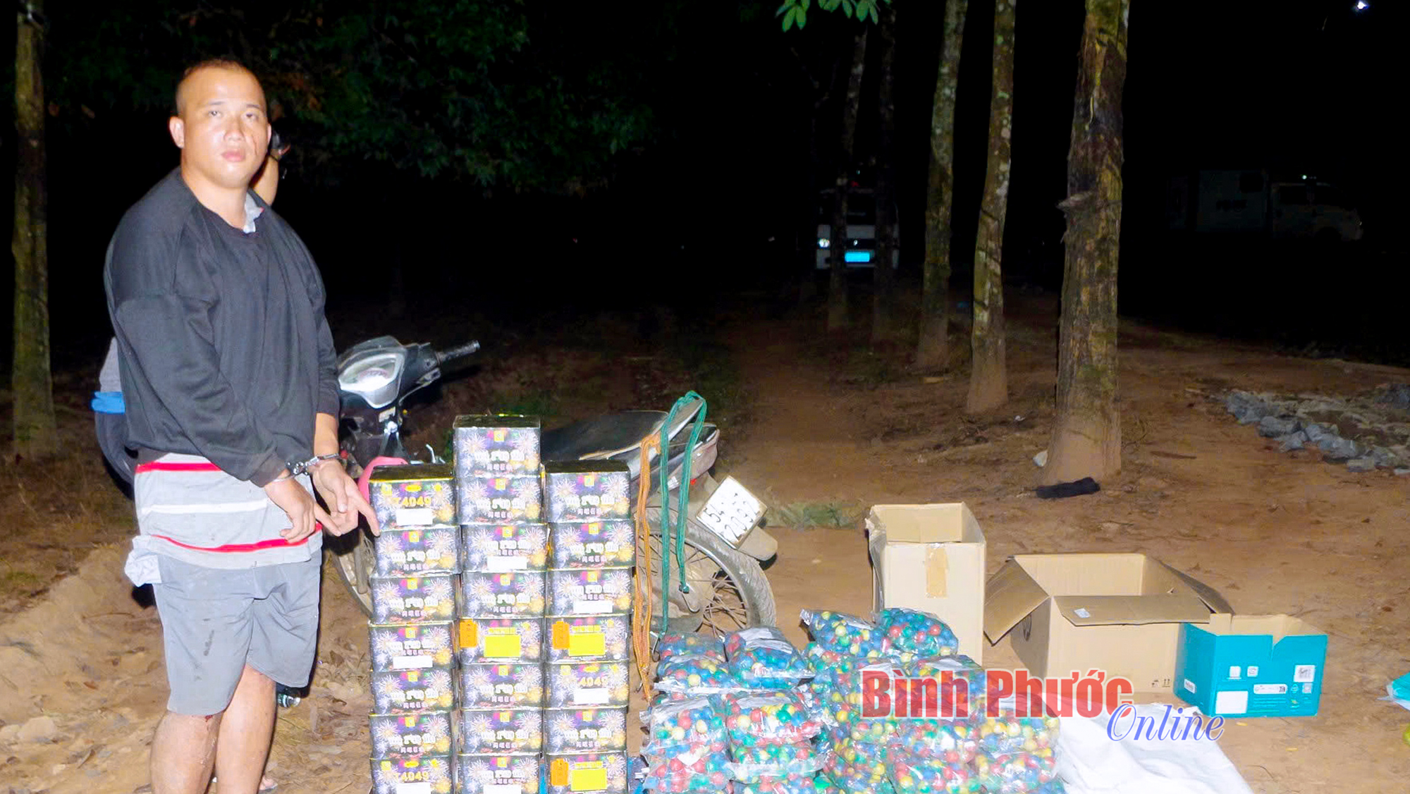 Bắt giữ nhóm đối tượng vận chuyển 243kg pháo