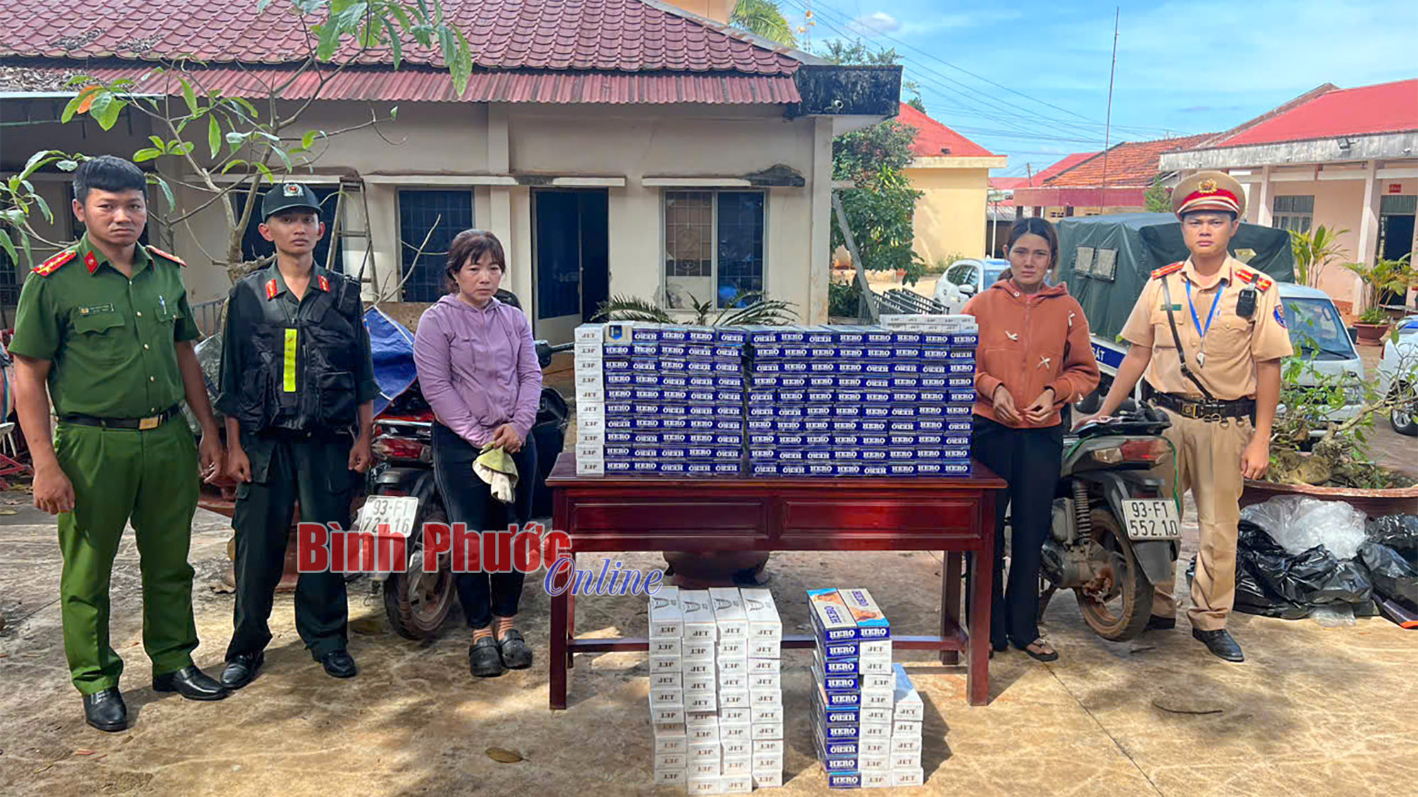 Bình Phước: Bắt 2 phụ nữ vận chuyển thuốc lá nhập lậu