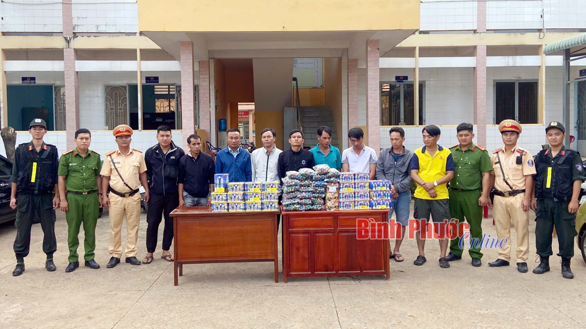 Bình Phước bắt 2 vụ vận chuyển gần 65kg pháo lậu