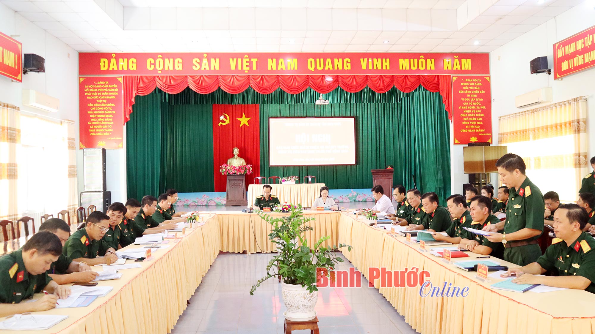 Đồng Xoài: Bàn giao chức trách, nhiệm vụ Chỉ huy trưởng, Chính trị viên Ban CHQS thành phố         