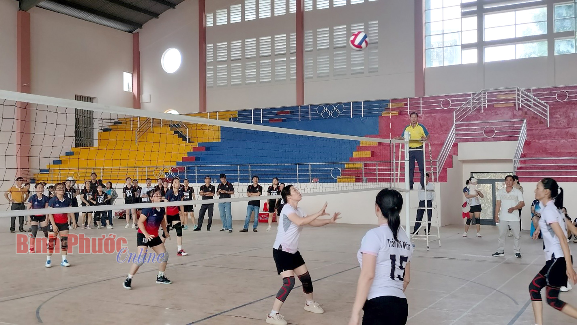 Giải bóng chuyền chào mừng kỷ niệm 50 năm giải phóng Bù Đăng