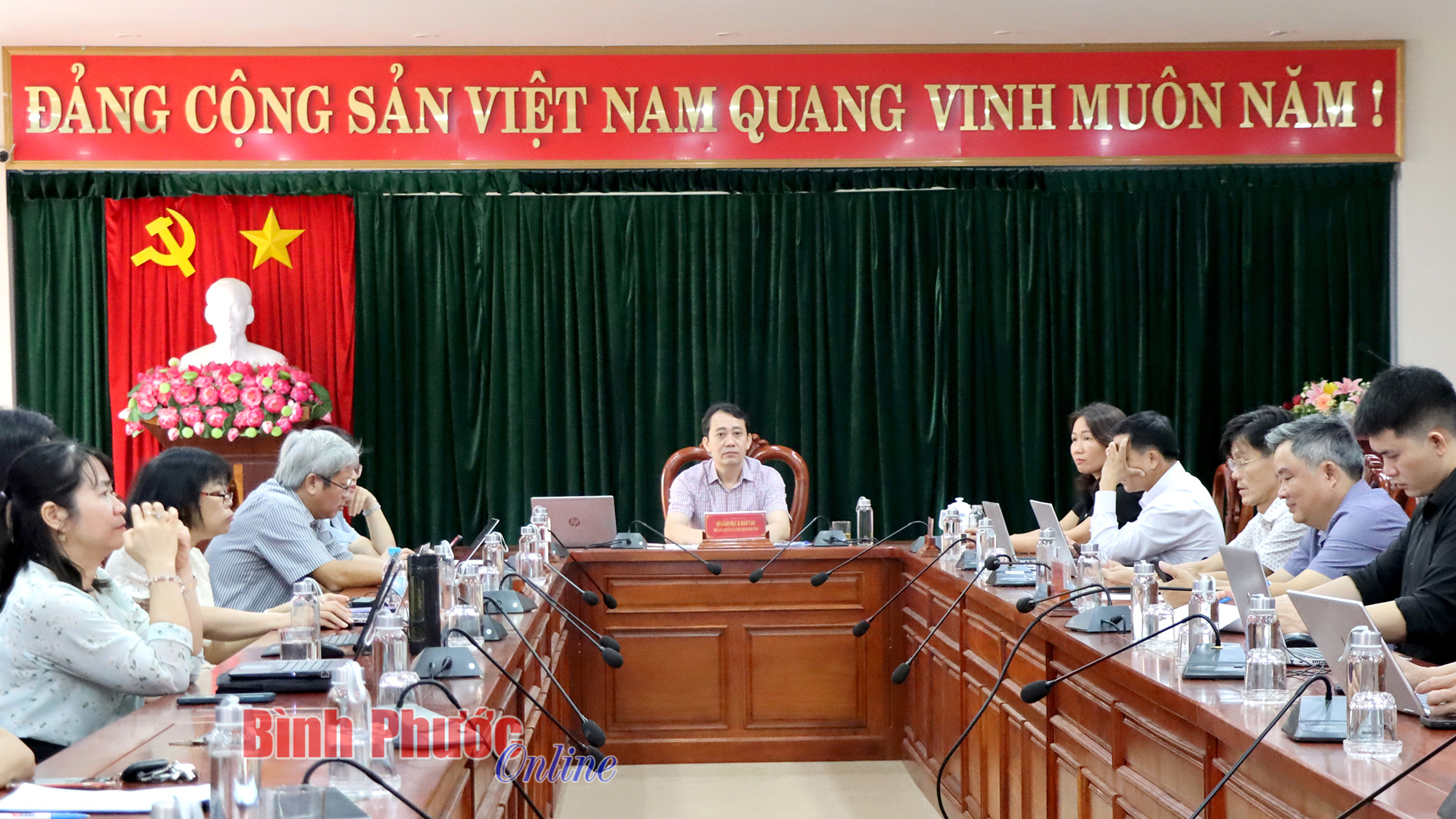Nâng cao nhận thức về tầm quan trọng của giáo dục quyền con người