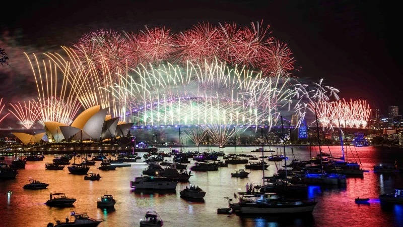 Pháo hoa rực rỡ đón năm mới tại nhiều nơi trên thế giới