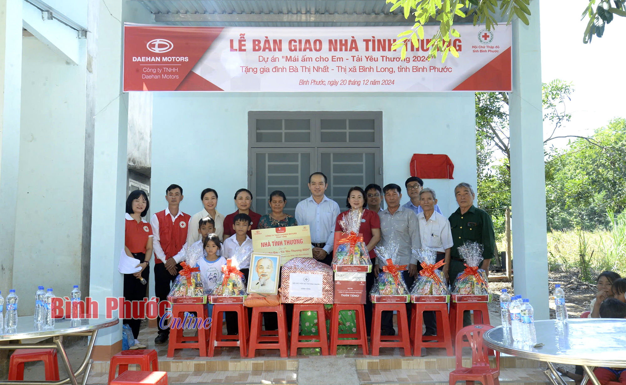 Thêm 2 căn nhà tặng hộ khó khăn về nhà ở