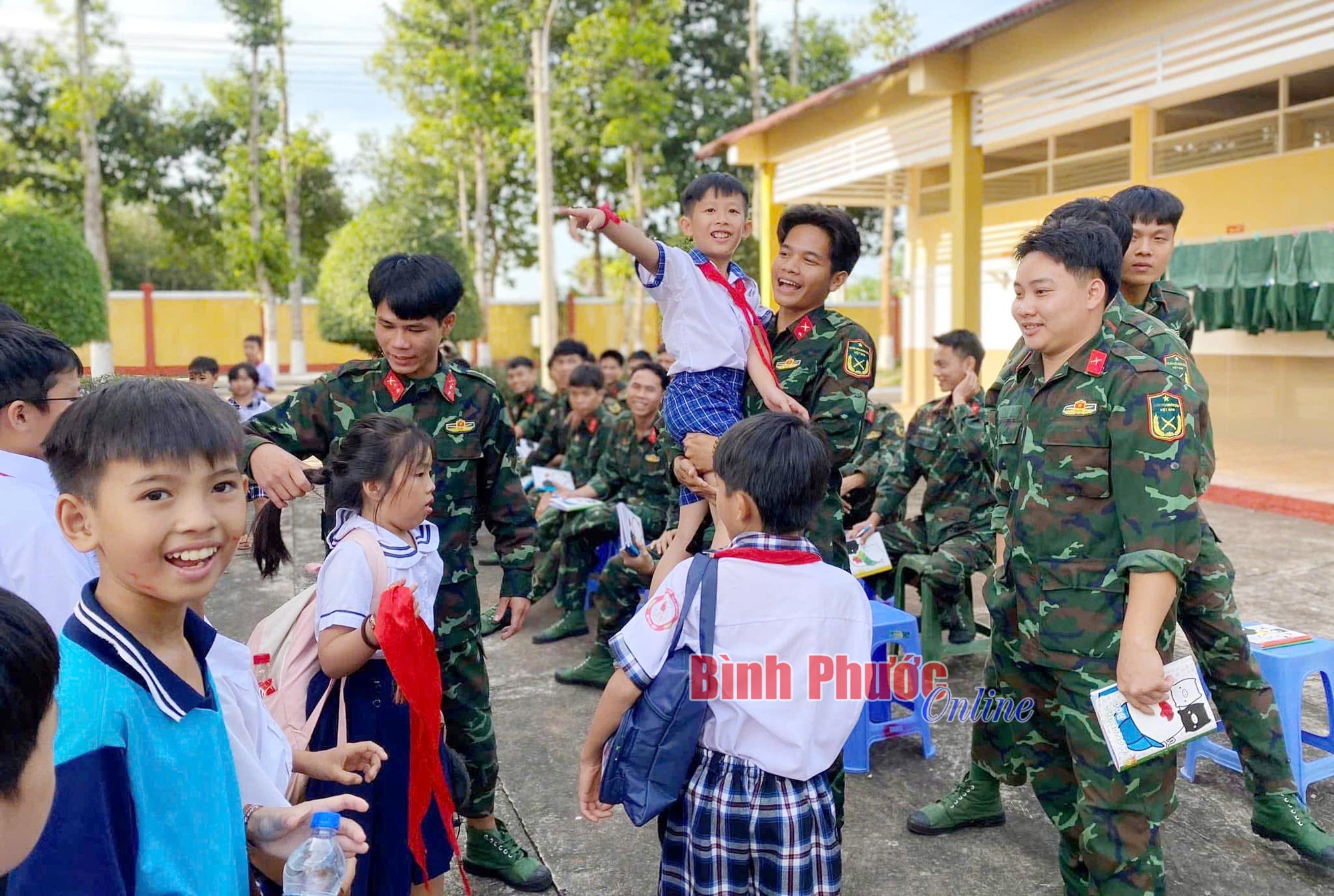 Tiếp lửa truyền thống bộ đội Cụ Hồ