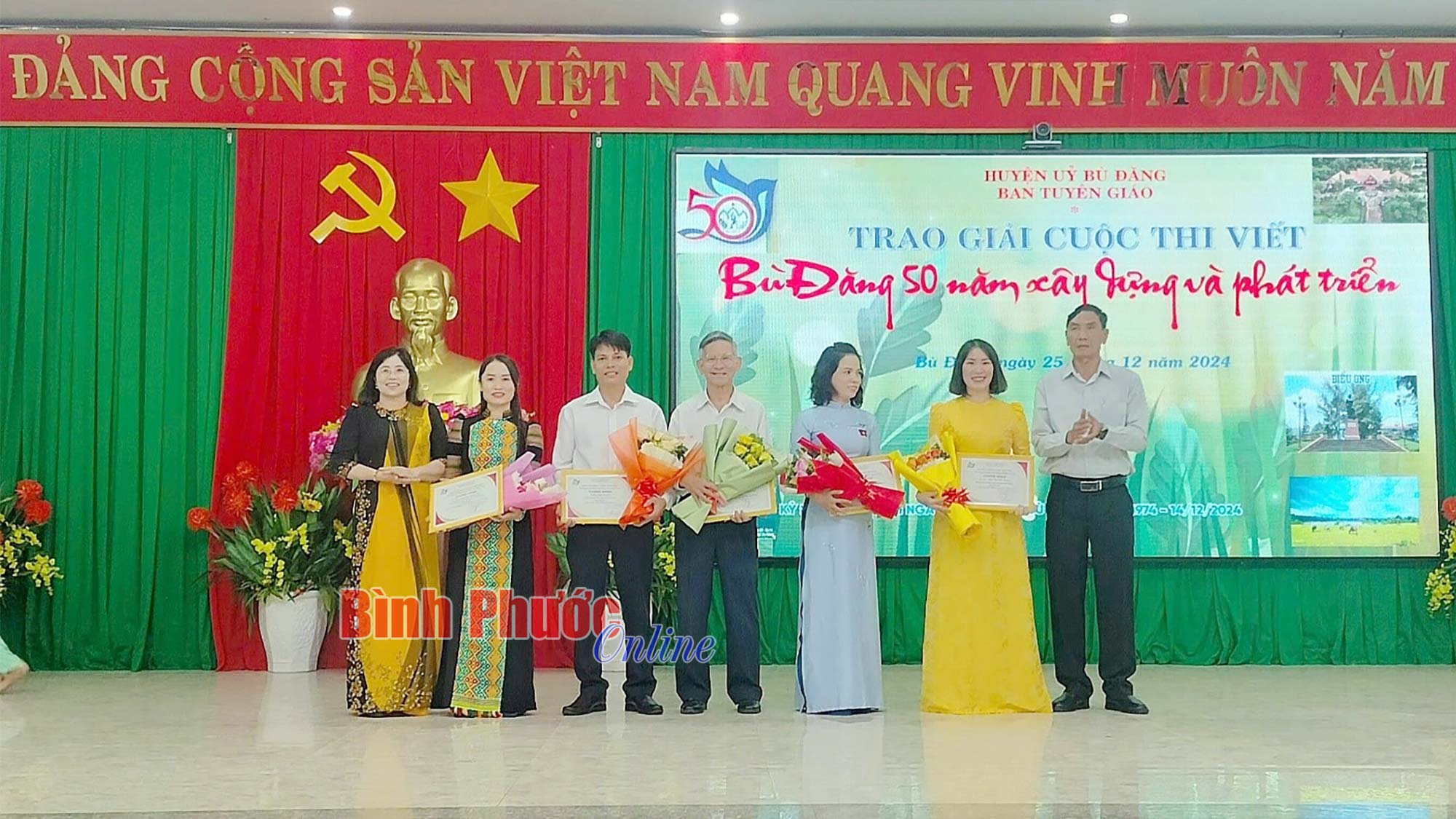 Trao giải cuộc thi viết “Bù Đăng 50 năm xây dựng và phát triển”