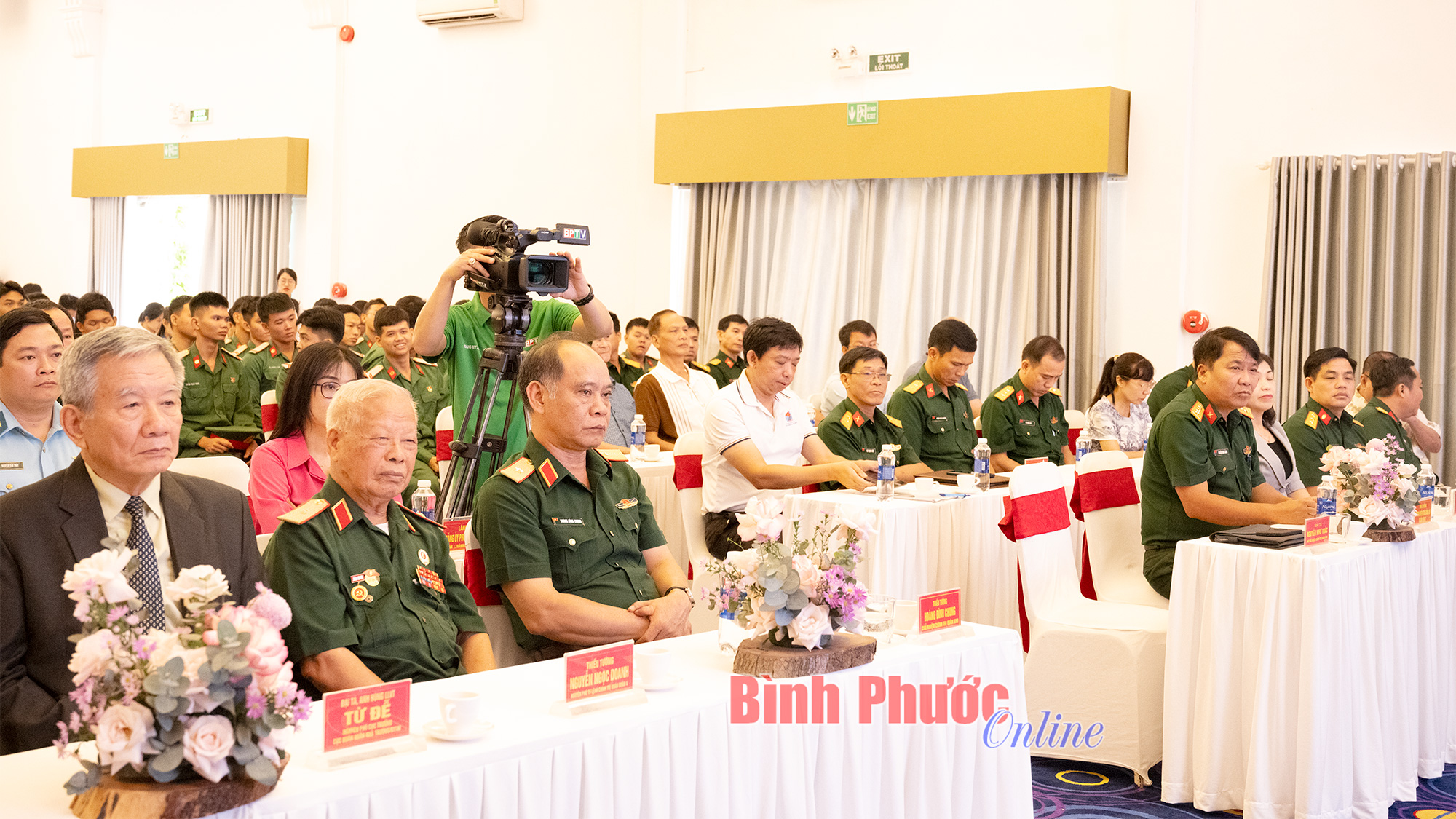 Triển lãm chuyên đề “Quân đội anh hùng - Quốc phòng vững mạnh”