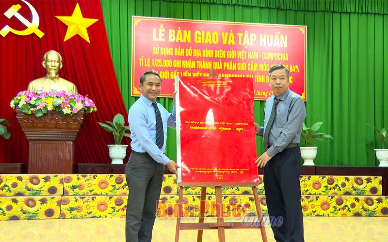 Bàn giao bản đồ địa hình biên giới Việt Nam - Campuchia