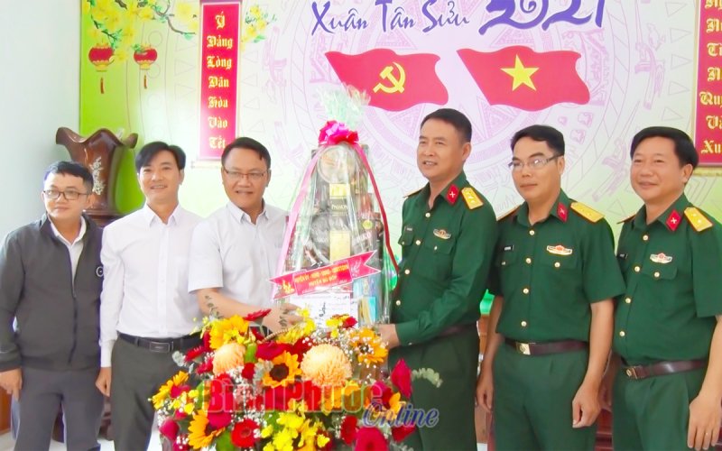 Bí thư Huyện ủy Bù Đốp thăm, làm việc với Công an - Ban Chỉ huy quân sự huyện