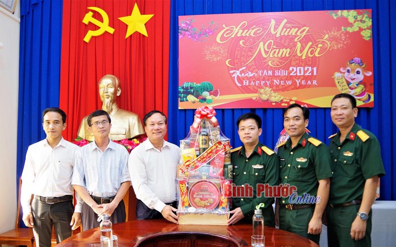 Binh đoàn 16 chúc tết các cơ quan trên địa bàn tỉnh Bình Phước
