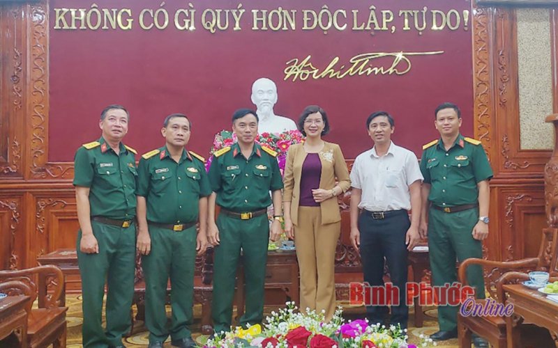 Bộ Chỉ huy quân sự tỉnh và Hội liên hữu Cơ đốc Việt Nam chúc tết UBND tỉnh Bình Phước