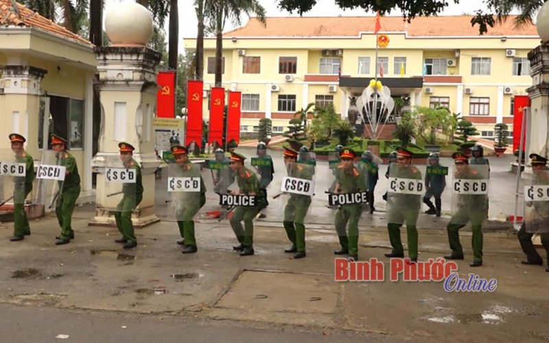 Chơn Thành: Diễn tập phương án bảo vệ mục tiêu trọng yếu 