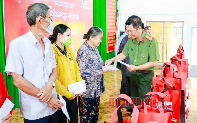 Chung tay lo tết cho người nghèo, gia đình chính sách