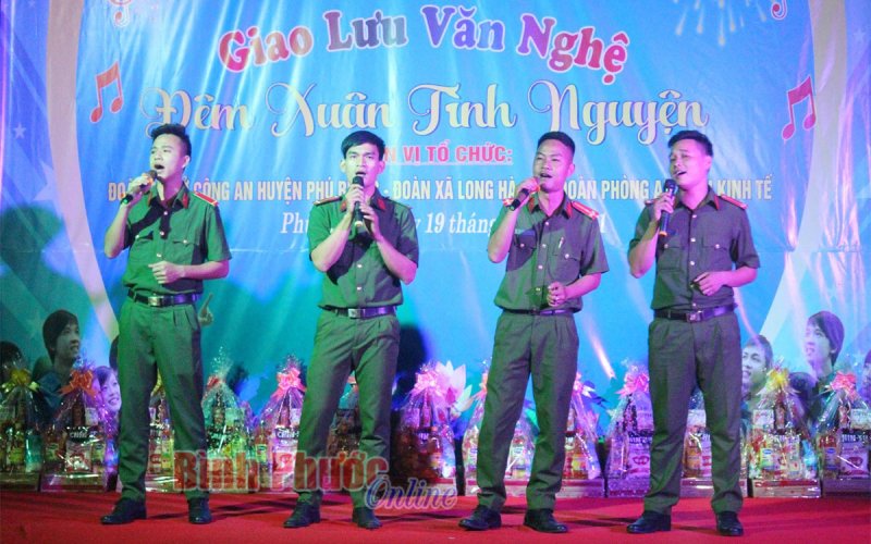 Đêm văn nghệ xuân tình nguyện thắt chặt tình quân dân