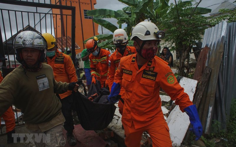 Động đất tại Indonesia: 56 người thiệt mạng, hơn 800 người bị thương