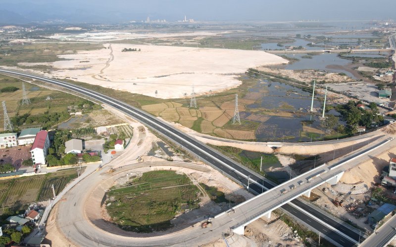 Động lực tăng trưởng từ KCN, KKT