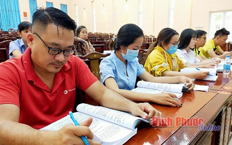 Đồng Phú tổ chức Hội nghị tuyên truyền, phổ biến Bộ luật lao động