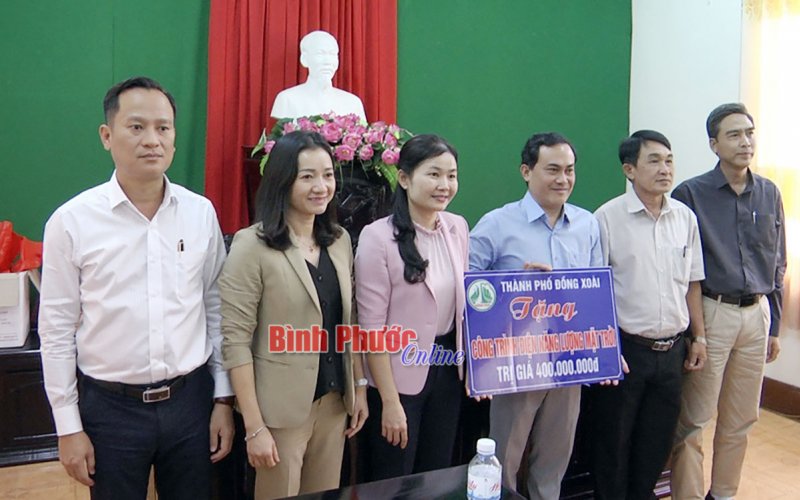 Đồng Xoài và Lộc Ninh trao đổi chia sẻ kinh nghiệm công tác