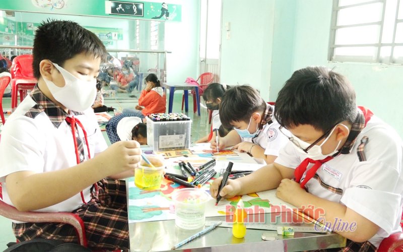 Hội thi “Vẽ tranh mừng Đảng, mừng Xuân”
