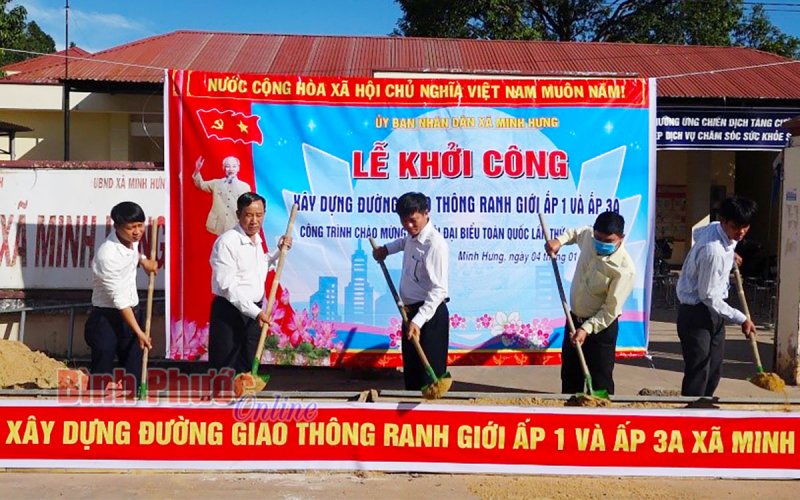 Khởi công tuyến đường láng nhựa trị giá 7,8 tỷ đồng tại xã Minh Hưng