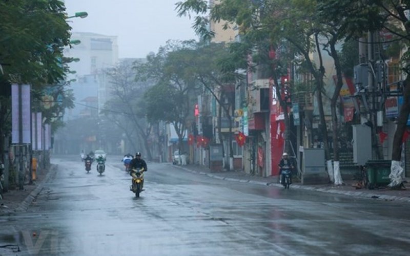 Không khí lạnh suy yếu, Bắc Bộ mưa dông, trời rét, Nam Bộ nắng ấm