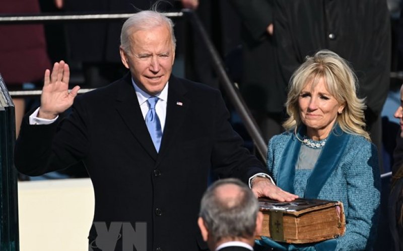 Lãnh đạo Việt Nam gửi điện mừng Tổng thống và Phó Tổng thống Hoa Kỳ