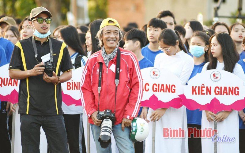 Nhà báo Dư Hải: Người kể chuyện thể thao bằng ảnh