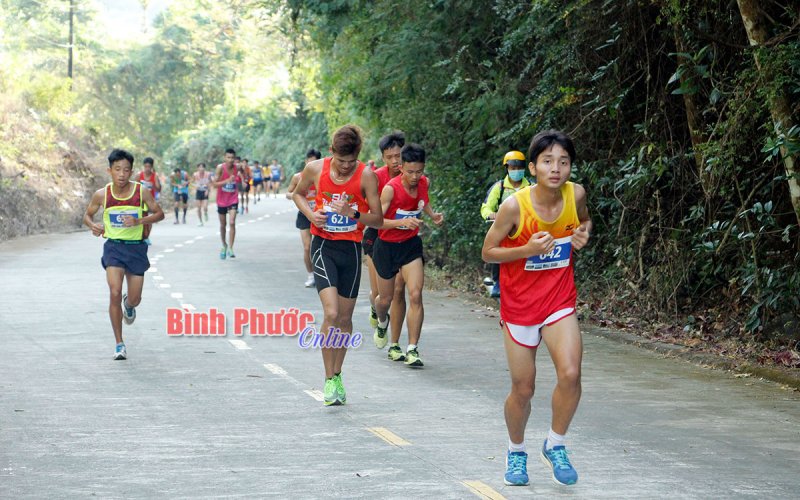 Những bước chân chinh phục đỉnh cao Bà Rá