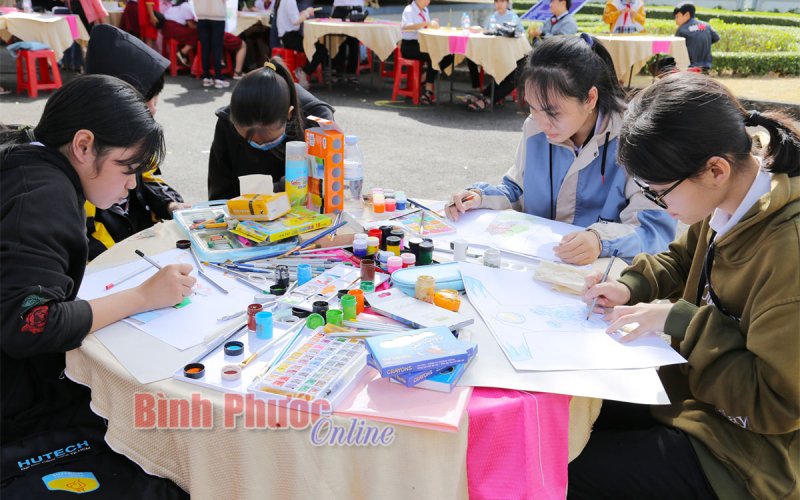 Sôi nổi các hoạt động chào mừng 46 năm Ngày giải phóng Phước Long