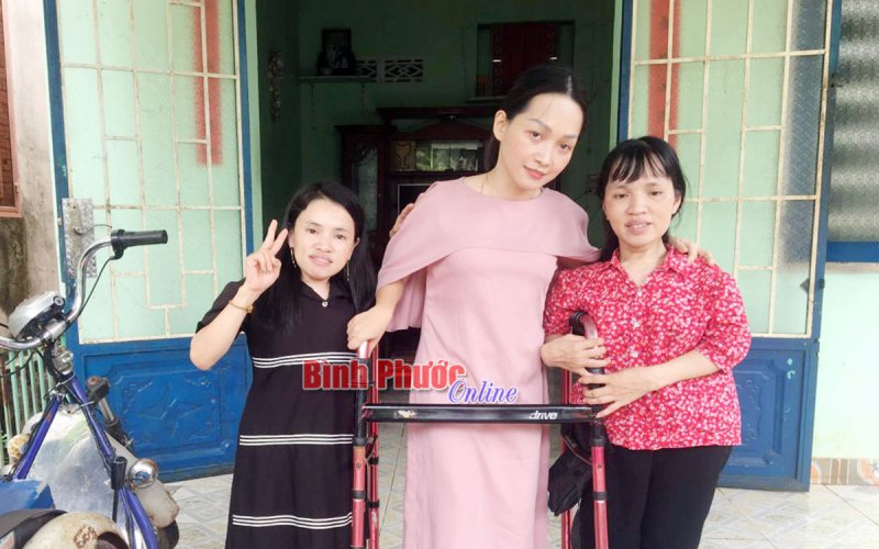 T&igrave;nh y&ecirc;u cổ t&iacute;ch d&agrave;nh cho hai chị em chỉ cao 1m tại B&igrave;nh Phước