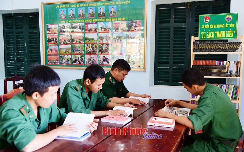 Văn h&oacute;a đọc ở đồn bi&ecirc;n ph&ograve;ng Lộc Th&agrave;nh