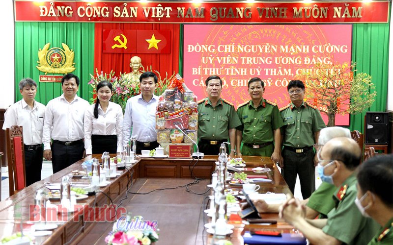 Bí thư Tỉnh ủy Nguyễn Mạnh Cường thăm, chúc tết lực lượng vũ trang tỉnh