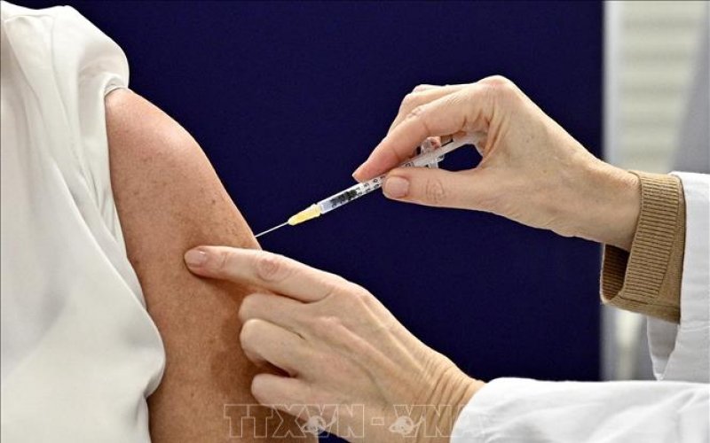 Giới chuyên gia nhấn mạnh tầm quan trọng của việc phát triển vaccine phổ quát chống mọi loại biến thể